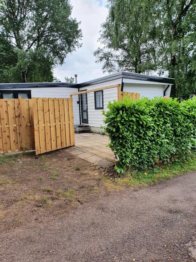 Comfortabel En Gezellig Familie Chalet Tot 6 Personen Op De Veluwe Bungalowpark De Kern Putten Extérieur photo
