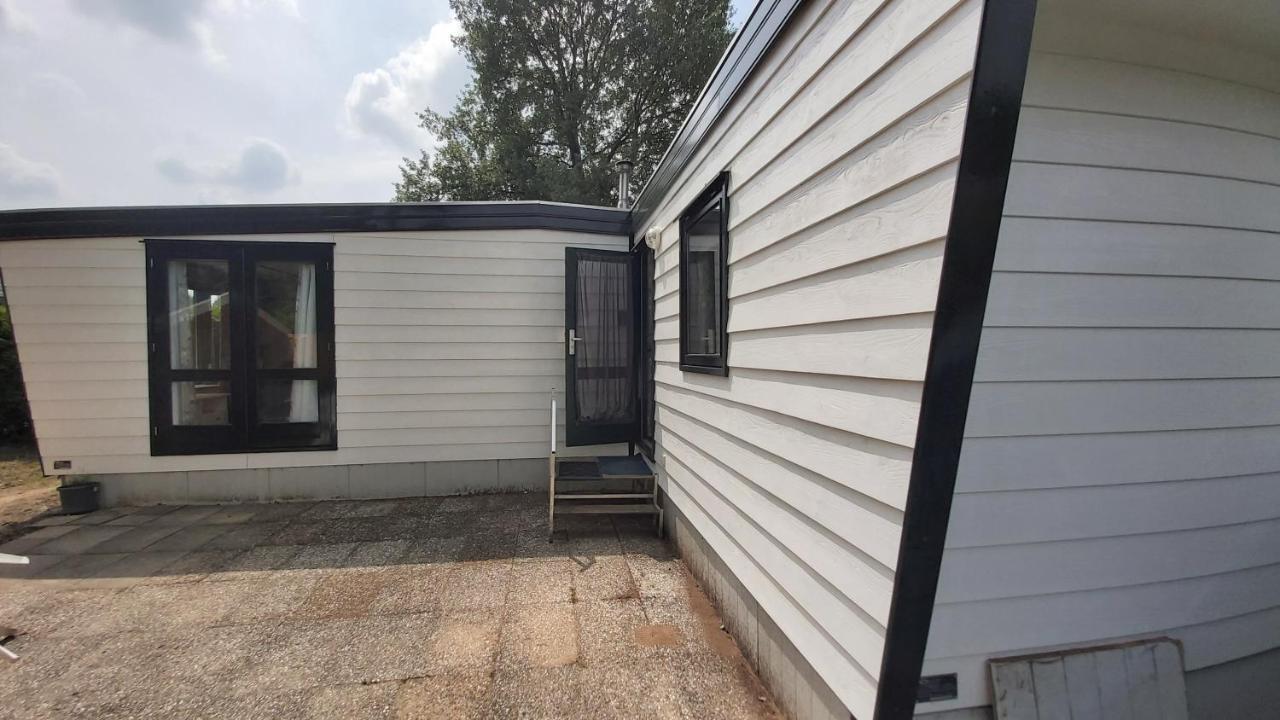 Comfortabel En Gezellig Familie Chalet Tot 6 Personen Op De Veluwe Bungalowpark De Kern Putten Extérieur photo
