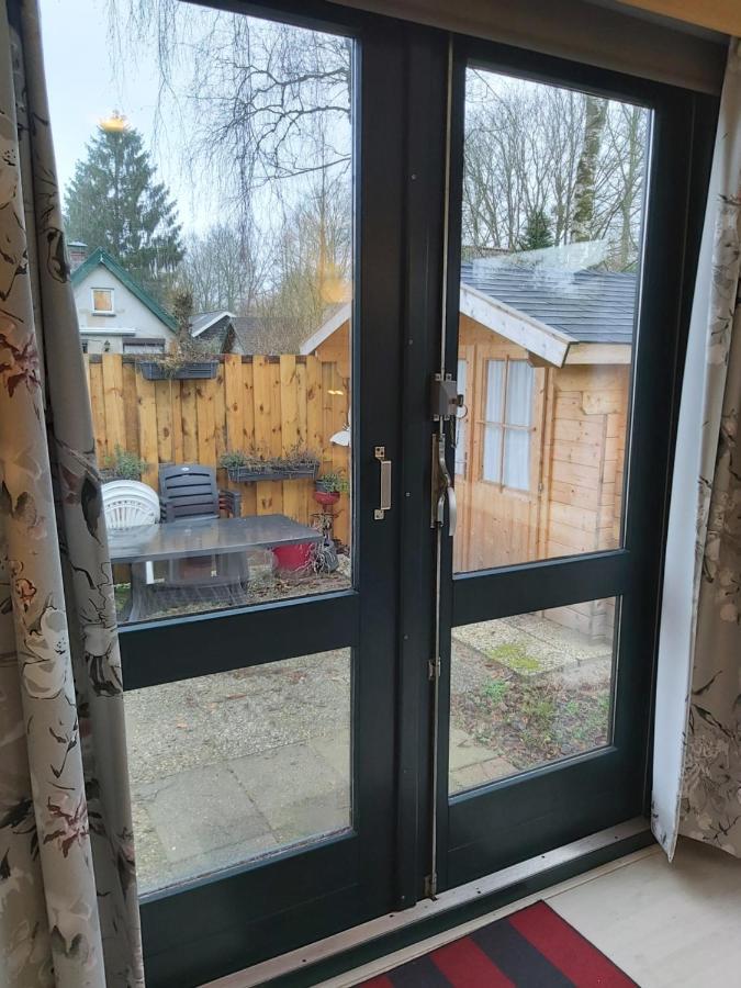 Comfortabel En Gezellig Familie Chalet Tot 6 Personen Op De Veluwe Bungalowpark De Kern Putten Extérieur photo