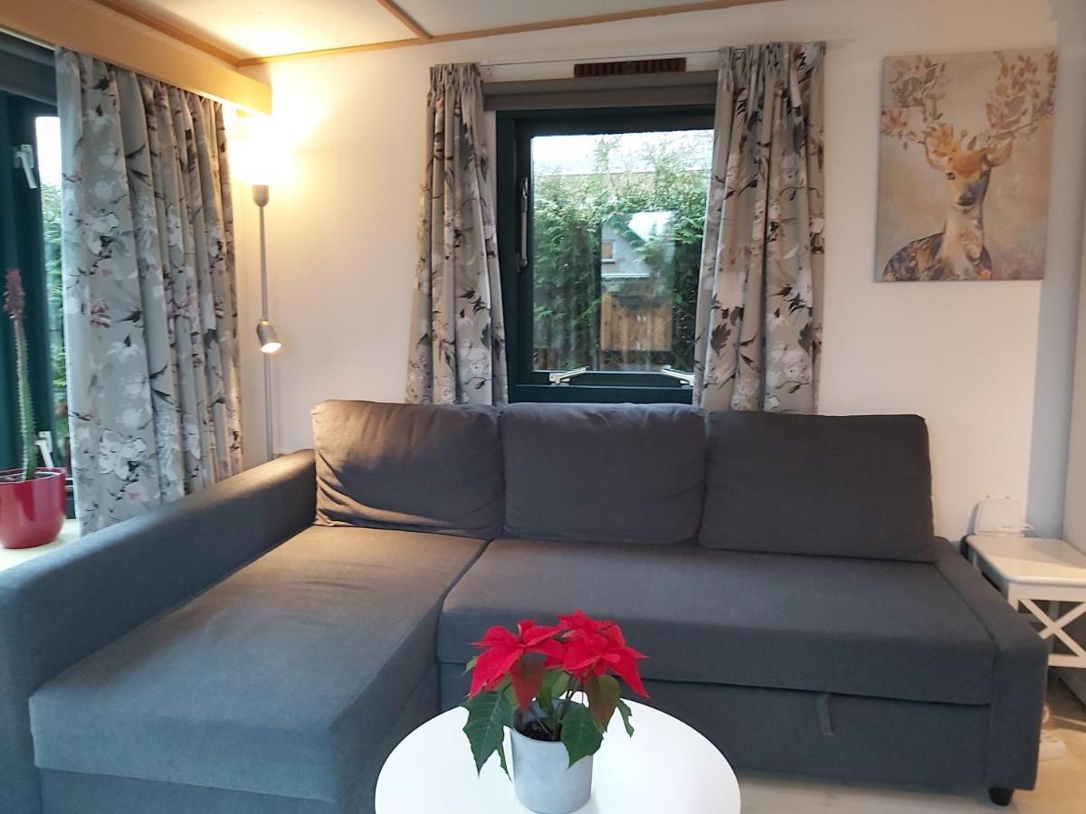 Comfortabel En Gezellig Familie Chalet Tot 6 Personen Op De Veluwe Bungalowpark De Kern Putten Extérieur photo