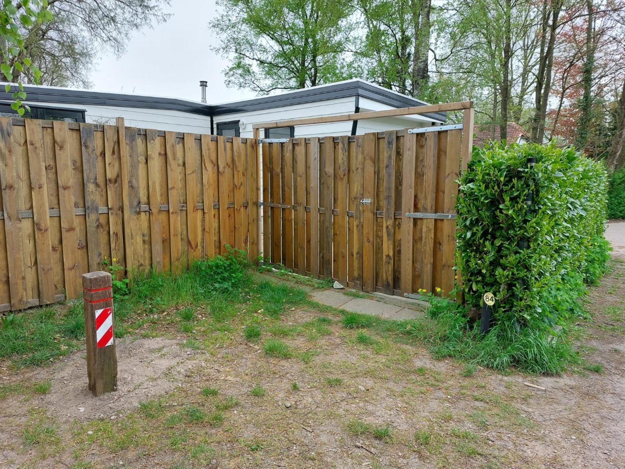 Comfortabel En Gezellig Familie Chalet Tot 6 Personen Op De Veluwe Bungalowpark De Kern Putten Extérieur photo