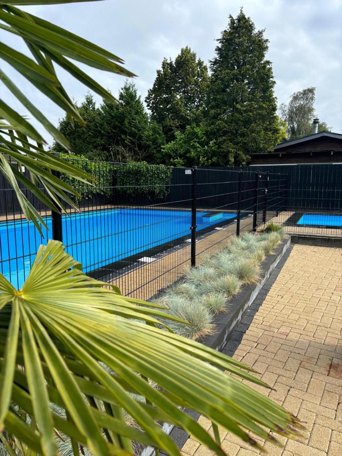 Comfortabel En Gezellig Familie Chalet Tot 6 Personen Op De Veluwe Bungalowpark De Kern Putten Extérieur photo