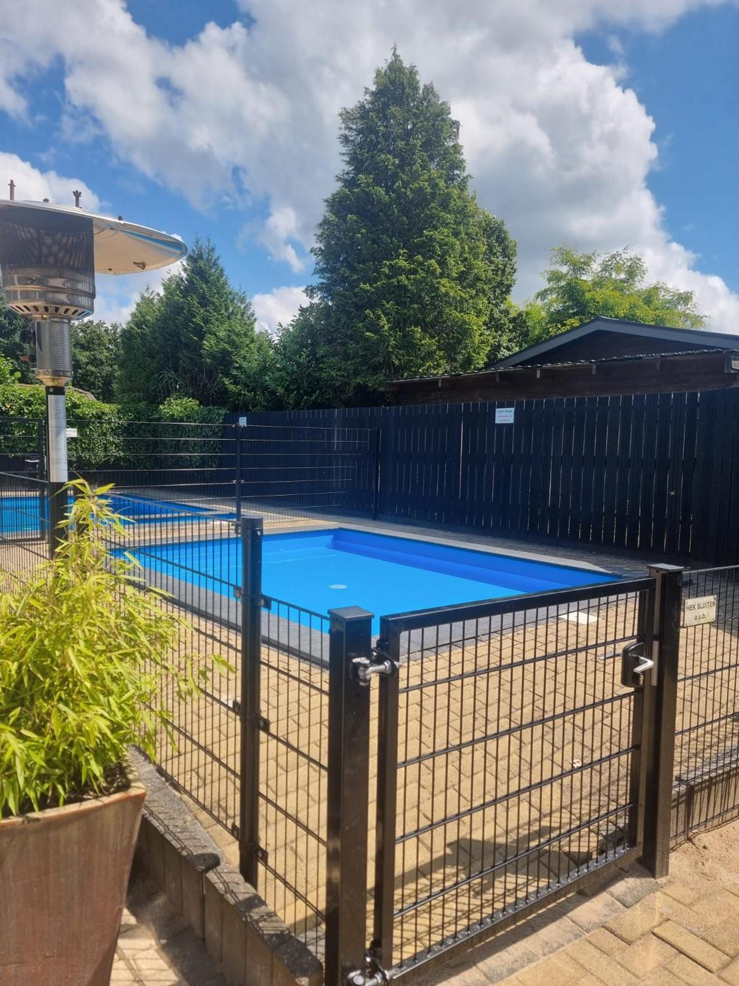 Comfortabel En Gezellig Familie Chalet Tot 6 Personen Op De Veluwe Bungalowpark De Kern Putten Extérieur photo