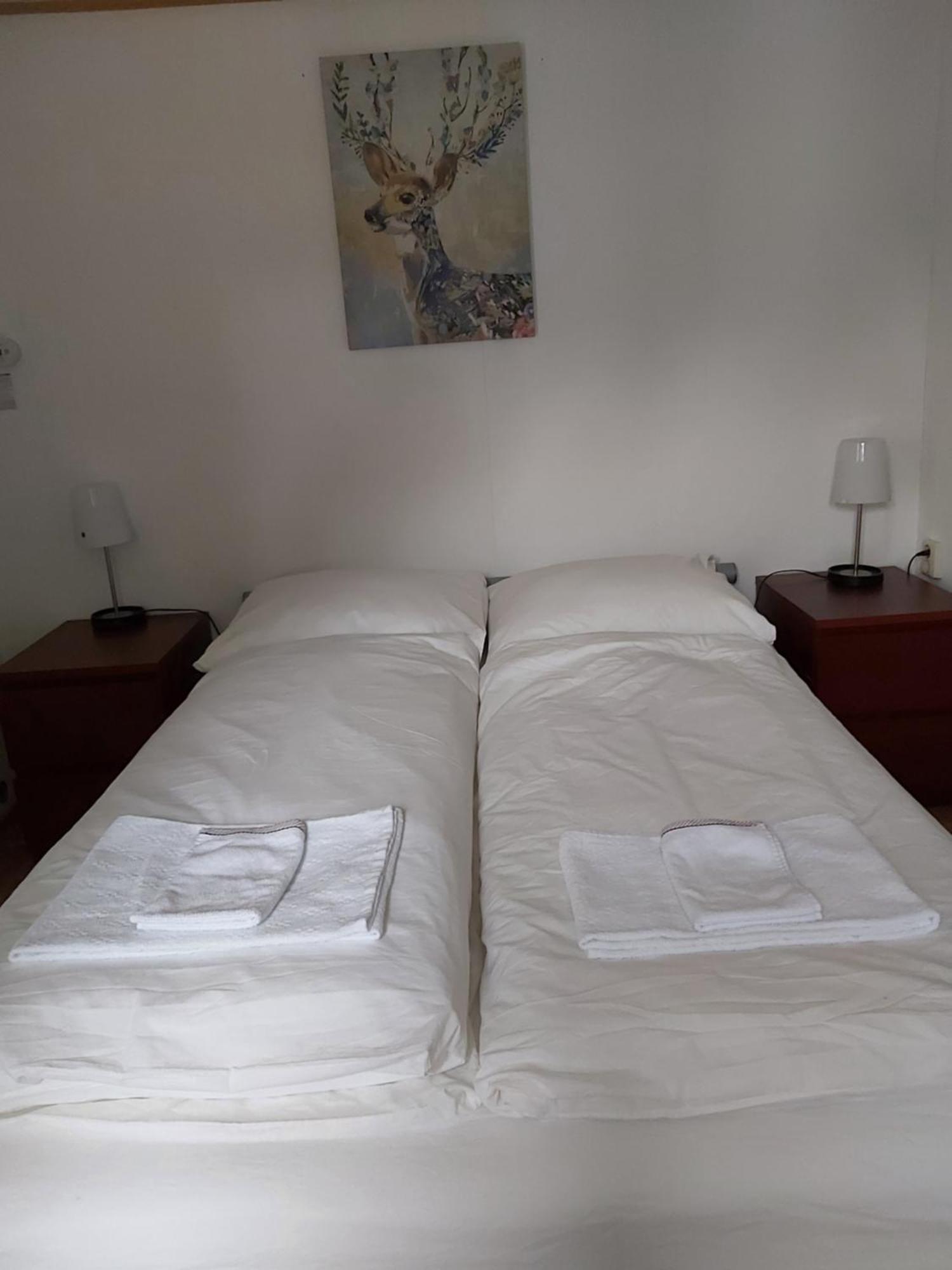 Comfortabel En Gezellig Familie Chalet Tot 6 Personen Op De Veluwe Bungalowpark De Kern Putten Extérieur photo